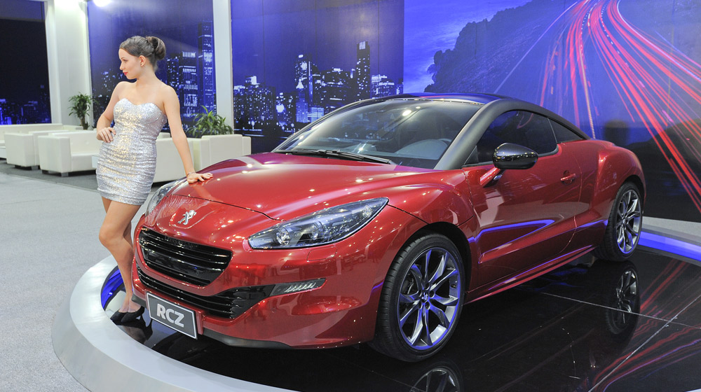 Peugeot RCZ có giá bán chính thức 1,995 tỷ đồng